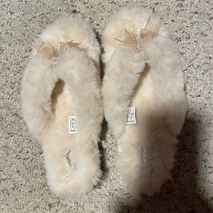 UGG Fluff Flip Flop 👡